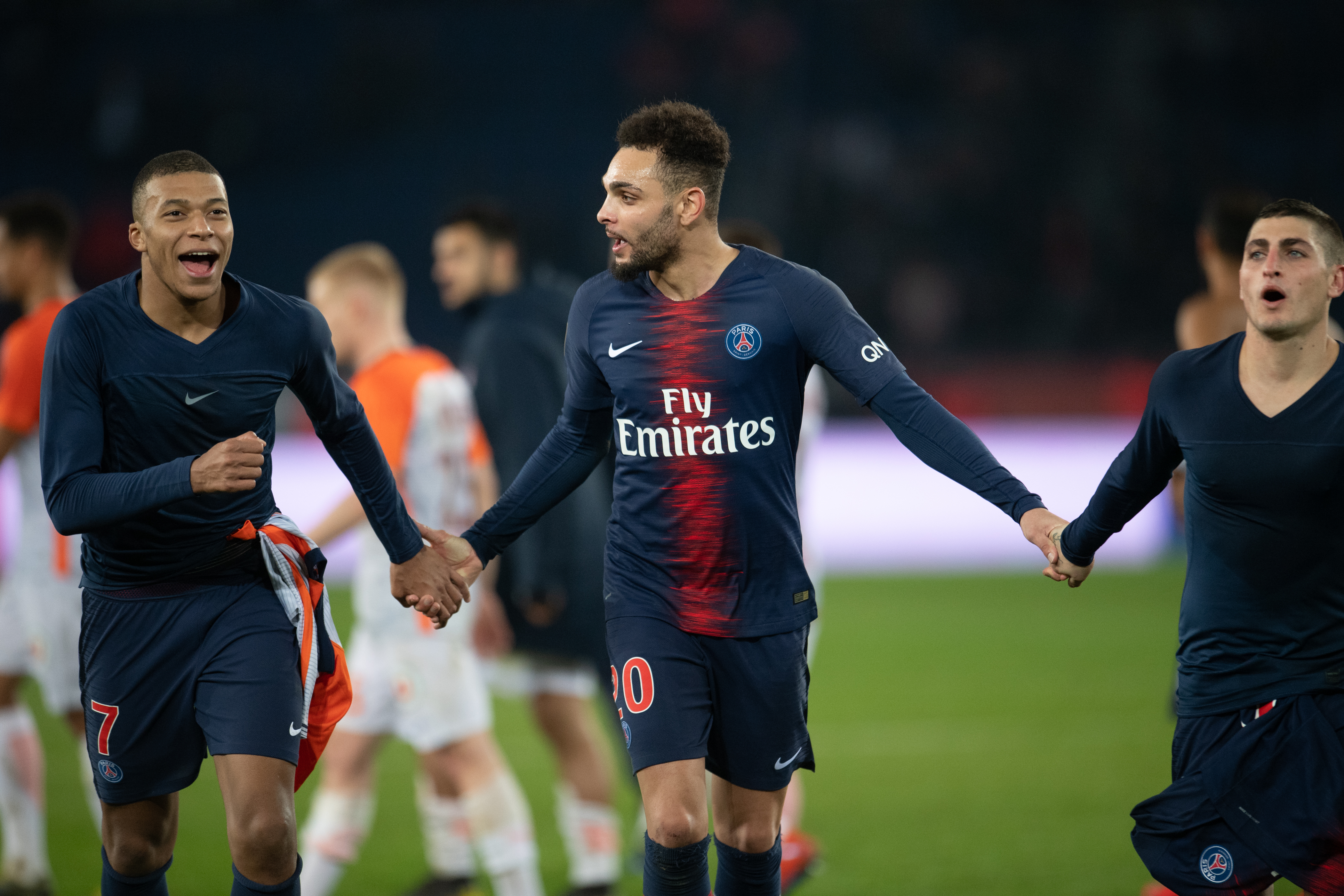 马龙、陈梦今天出战！出席欢迎晚宴正装造型曝光青岛日报.